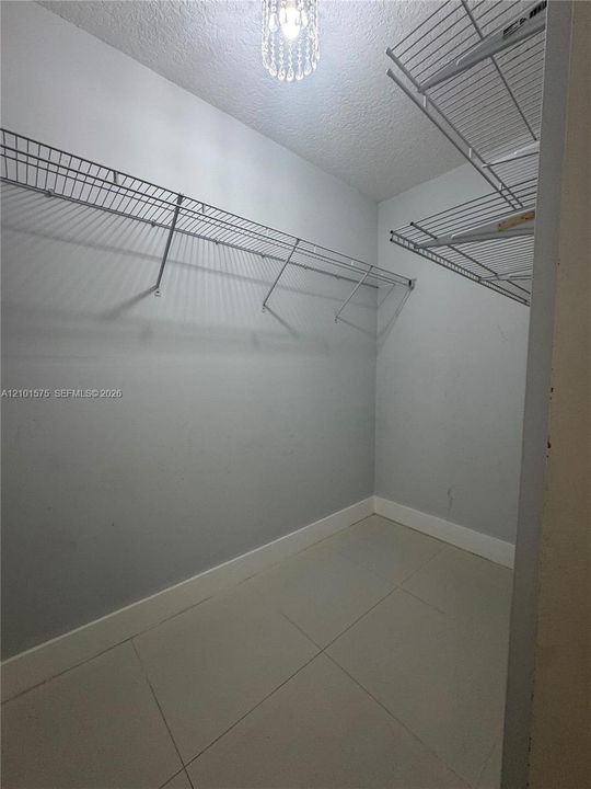For Sale: $375,000 (2 beds, 2 baths, 1080 Square Feet)