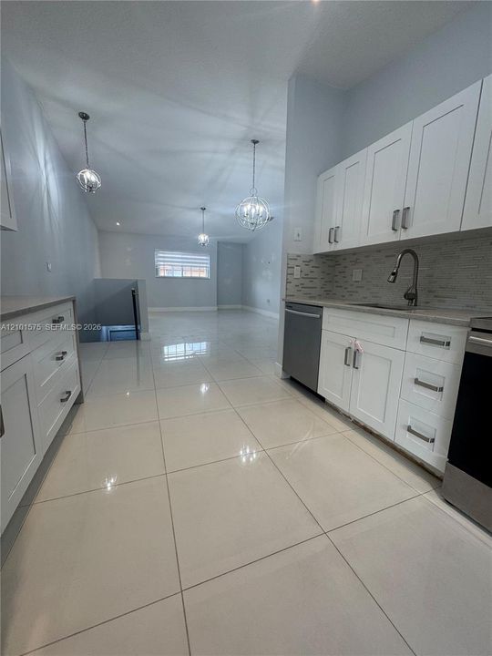 For Sale: $375,000 (2 beds, 2 baths, 1080 Square Feet)