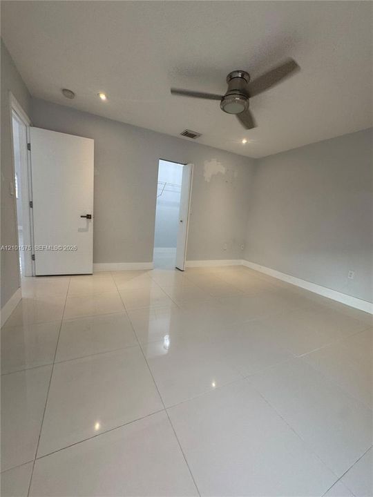 For Sale: $375,000 (2 beds, 2 baths, 1080 Square Feet)
