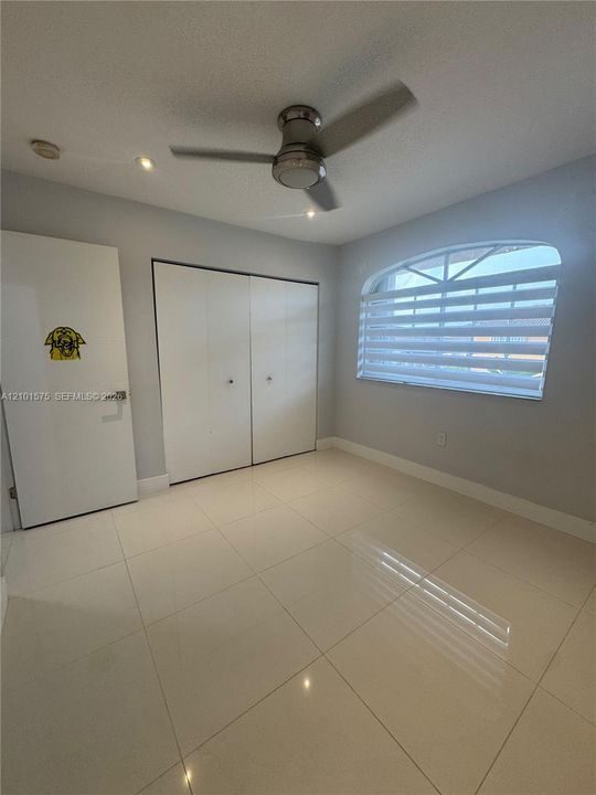 For Sale: $375,000 (2 beds, 2 baths, 1080 Square Feet)