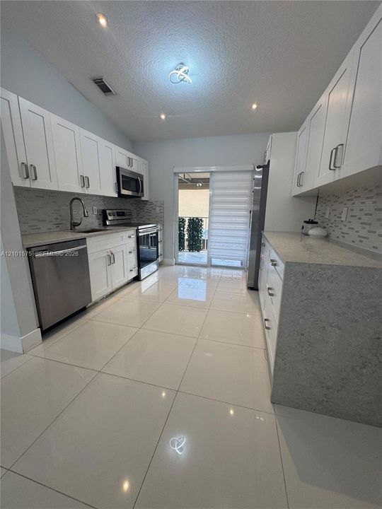 For Sale: $375,000 (2 beds, 2 baths, 1080 Square Feet)