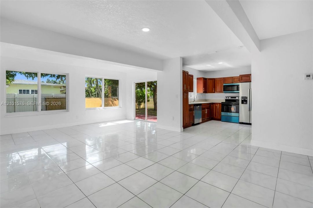 For Sale: $510,000 (3 beds, 2 baths, 1262 Square Feet)
