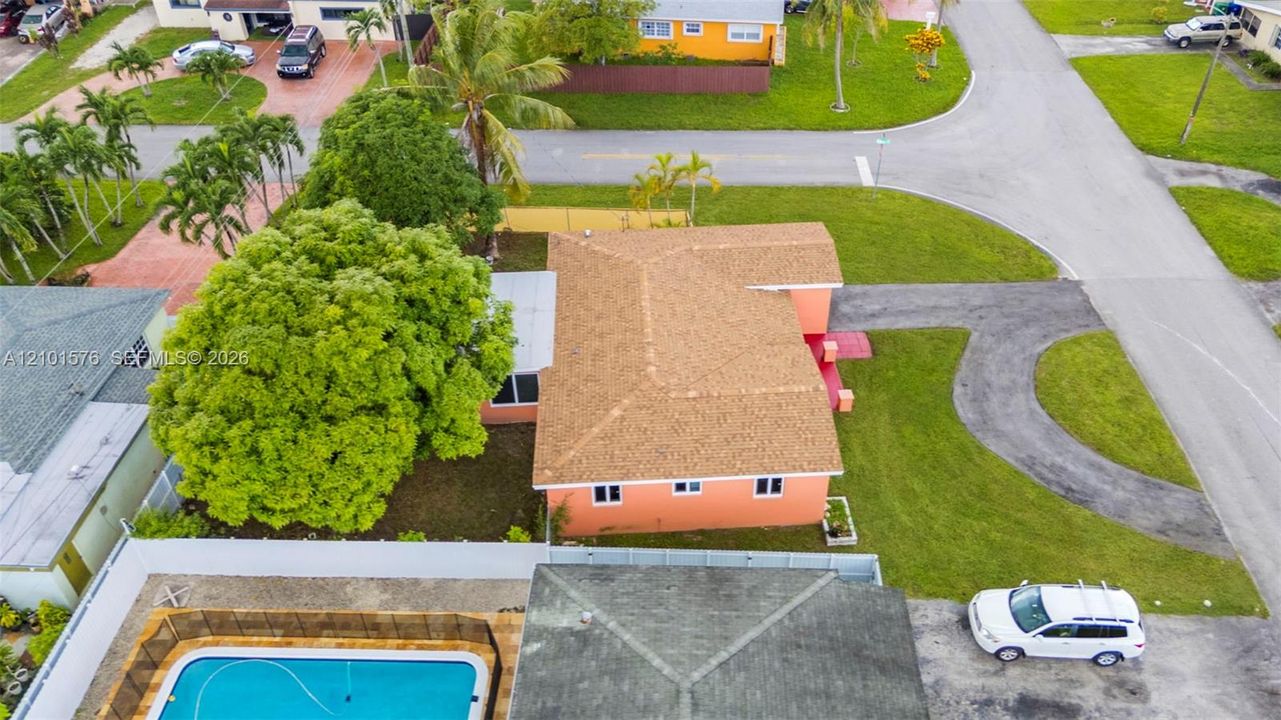 For Sale: $510,000 (3 beds, 2 baths, 1262 Square Feet)