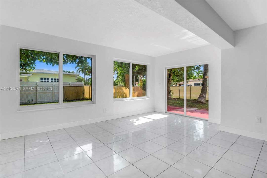 For Sale: $510,000 (3 beds, 2 baths, 1262 Square Feet)