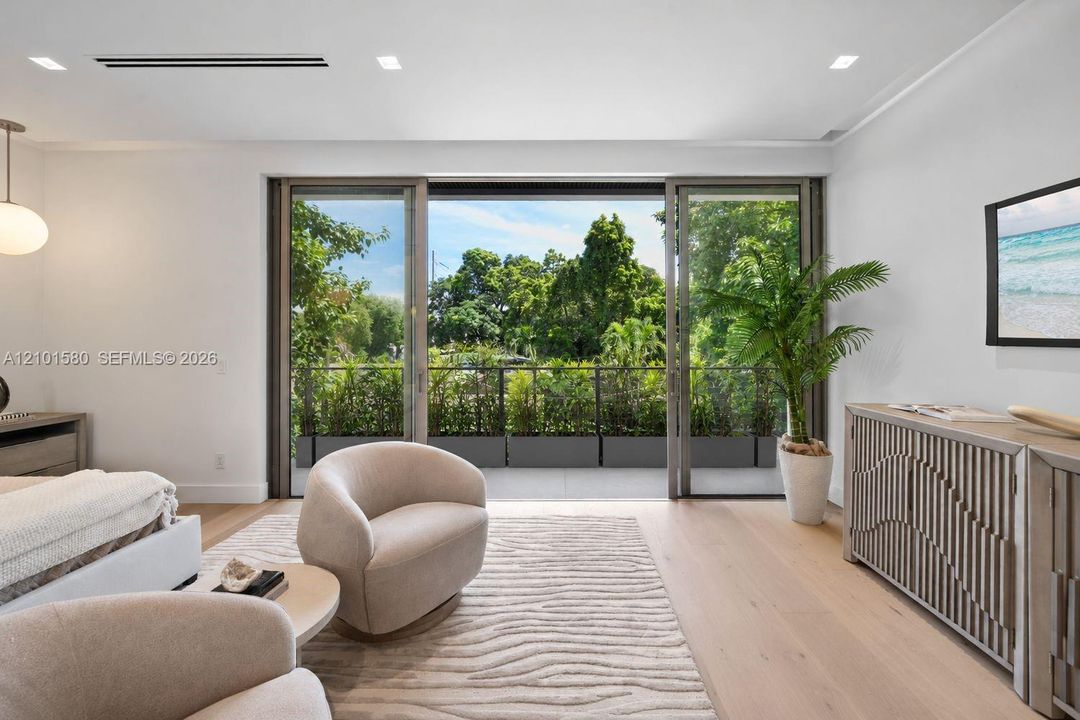 En Venta: $3,300,000 (5 camas, 4 baños, 4328 Pies cuadrados)