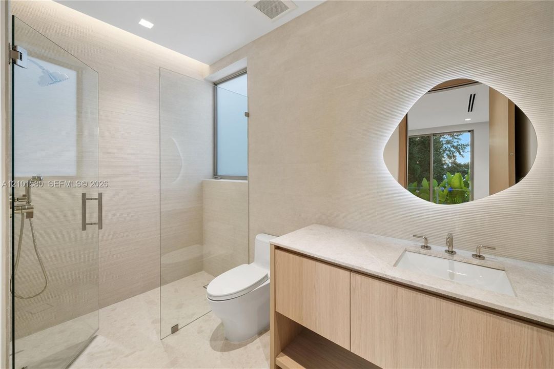 En Venta: $3,300,000 (5 camas, 4 baños, 4328 Pies cuadrados)