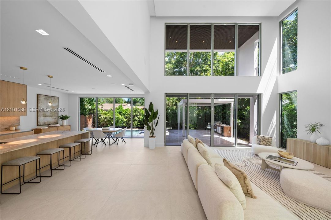 En Venta: $3,300,000 (5 camas, 4 baños, 4328 Pies cuadrados)