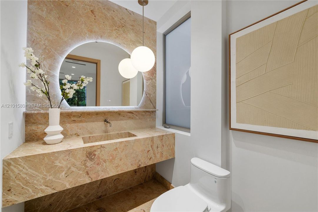 En Venta: $3,300,000 (5 camas, 4 baños, 4328 Pies cuadrados)