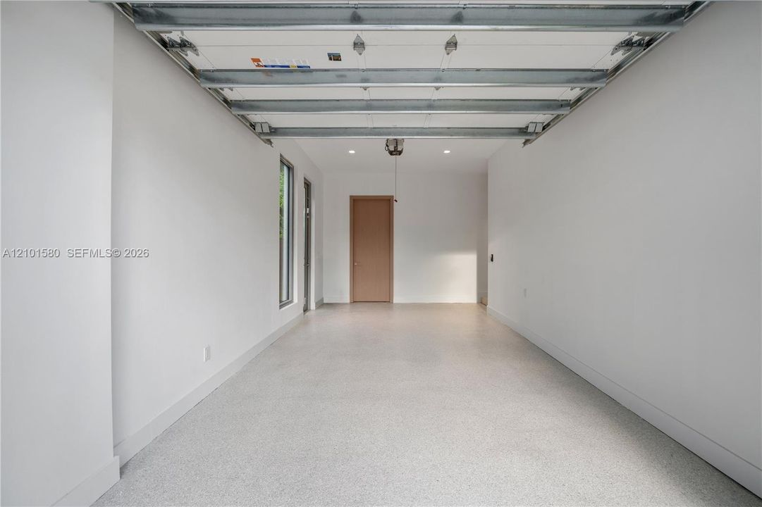 En Venta: $3,300,000 (5 camas, 4 baños, 4328 Pies cuadrados)