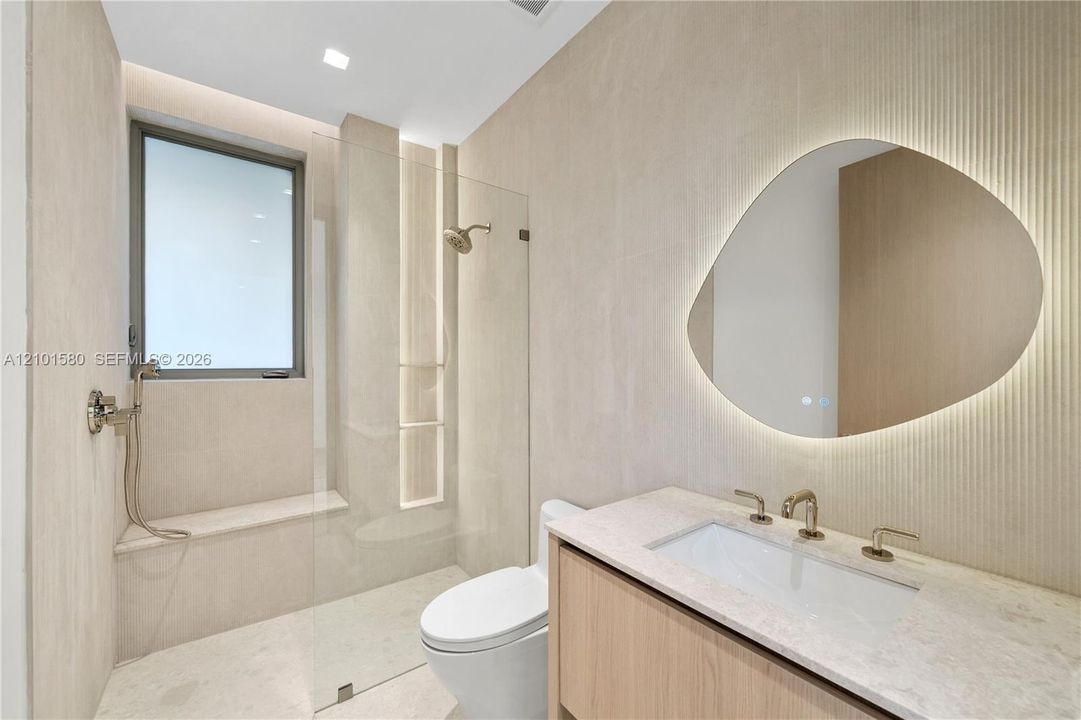 En Venta: $3,300,000 (5 camas, 4 baños, 4328 Pies cuadrados)