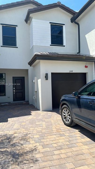 For Rent: $3,500 (3 beds, 2 baths, 0 Square Feet)