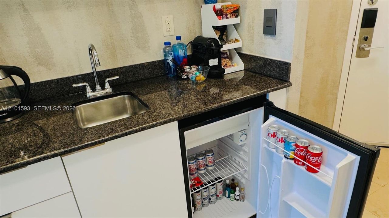 En Venta: $457,000 (1 camas, 1 baños, 551 Pies cuadrados)