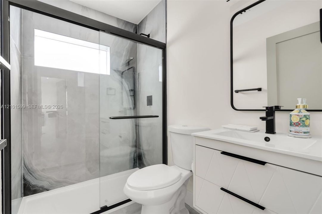 На продажу: $999,000 (3 спален, 2 ванн, 1044 Квадратных фут)