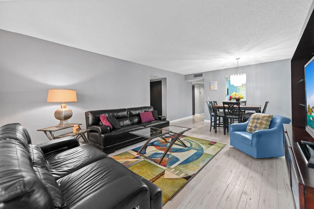 18 Livingroom 03