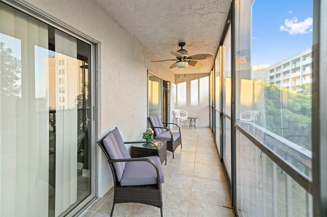 24 Balcony 02