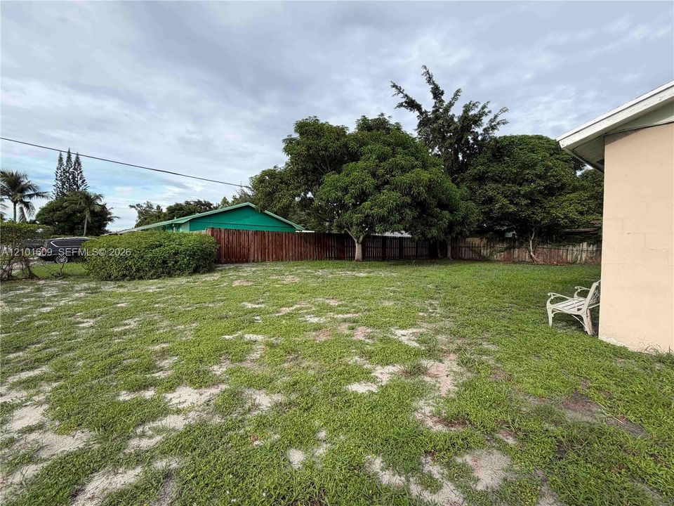 For Sale: $265,000 (3 beds, 2 baths, 1000 Square Feet)