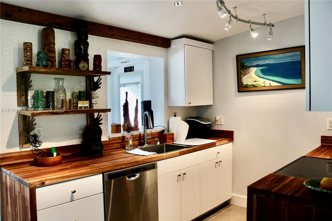 En Venta: $550,000 (3 camas, 1 baños, 999 Pies cuadrados)