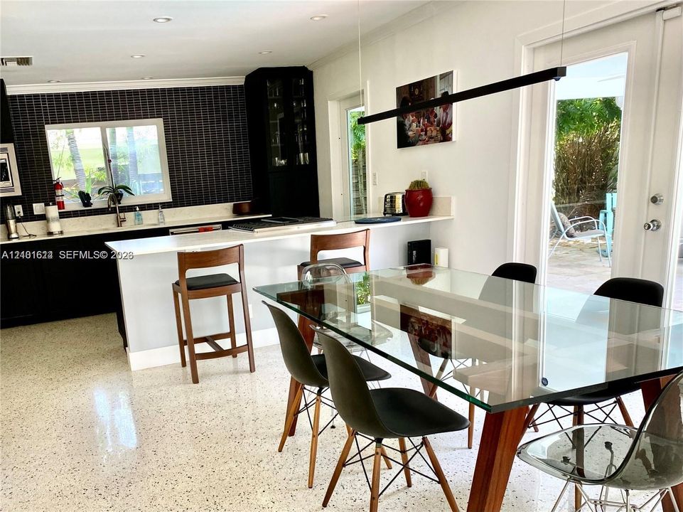 For Rent: $8,500 (3 beds, 2 baths, 1657 Square Feet)