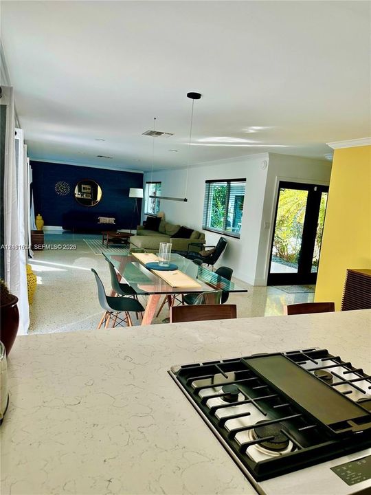 For Rent: $8,500 (3 beds, 2 baths, 1657 Square Feet)