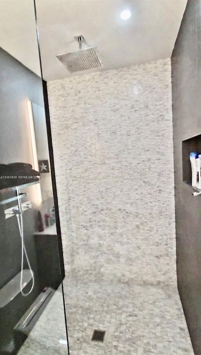 For Rent: $8,500 (3 beds, 2 baths, 1657 Square Feet)