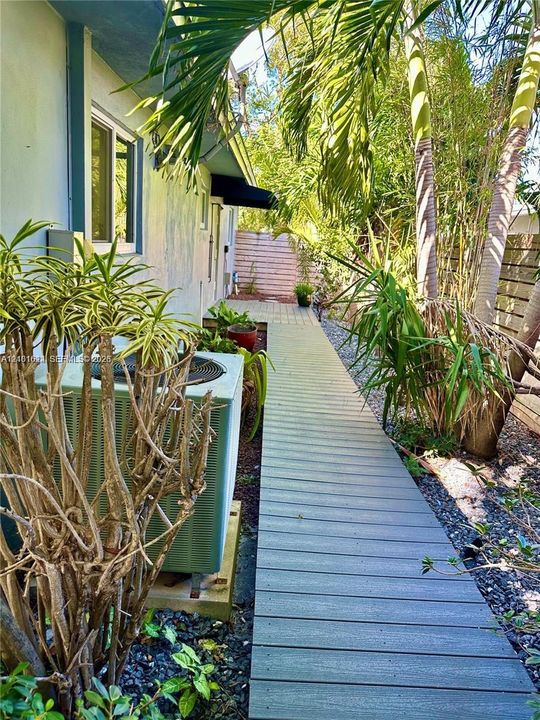 For Rent: $8,500 (3 beds, 2 baths, 1657 Square Feet)