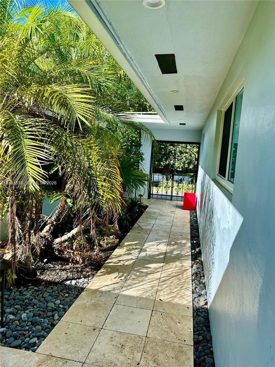 For Rent: $8,500 (3 beds, 2 baths, 1657 Square Feet)