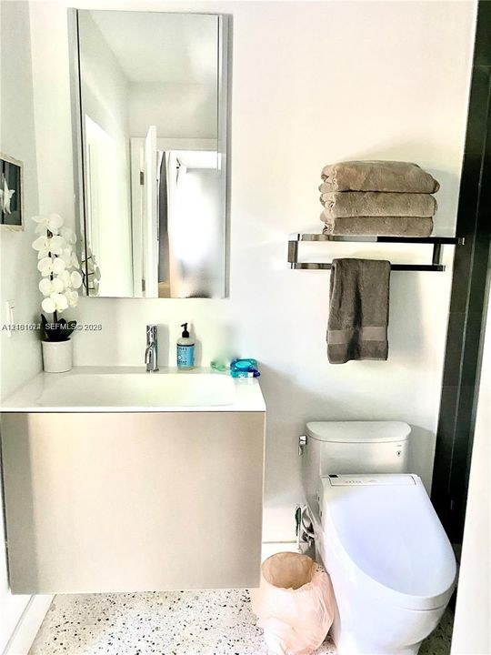 For Rent: $8,500 (3 beds, 2 baths, 1657 Square Feet)