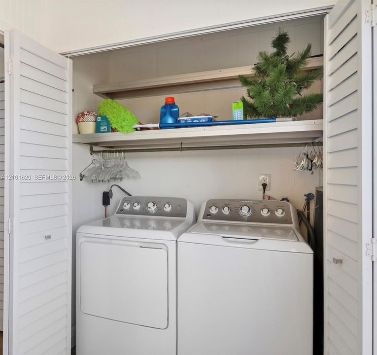 В аренду: $2,400 (1 спален, 1 ванн, 720 Квадратных фут)