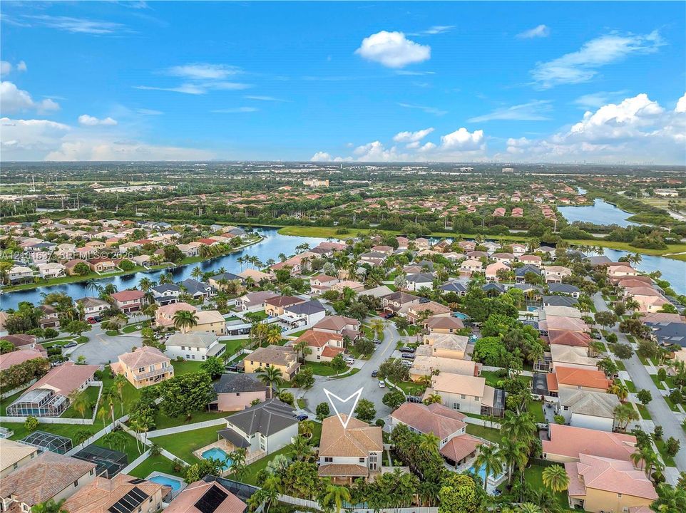 На продажу: $1,100,000 (5 спален, 3 ванн, 3378 Квадратных фут)