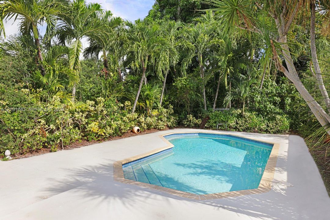 For Rent: $6,000 (2 beds, 2 baths, 1365 Square Feet)