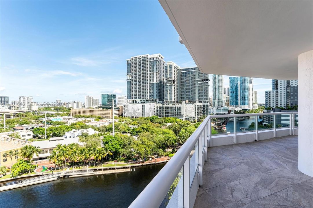 For Rent: $4,100 (2 beds, 2 baths, 1236 Square Feet)