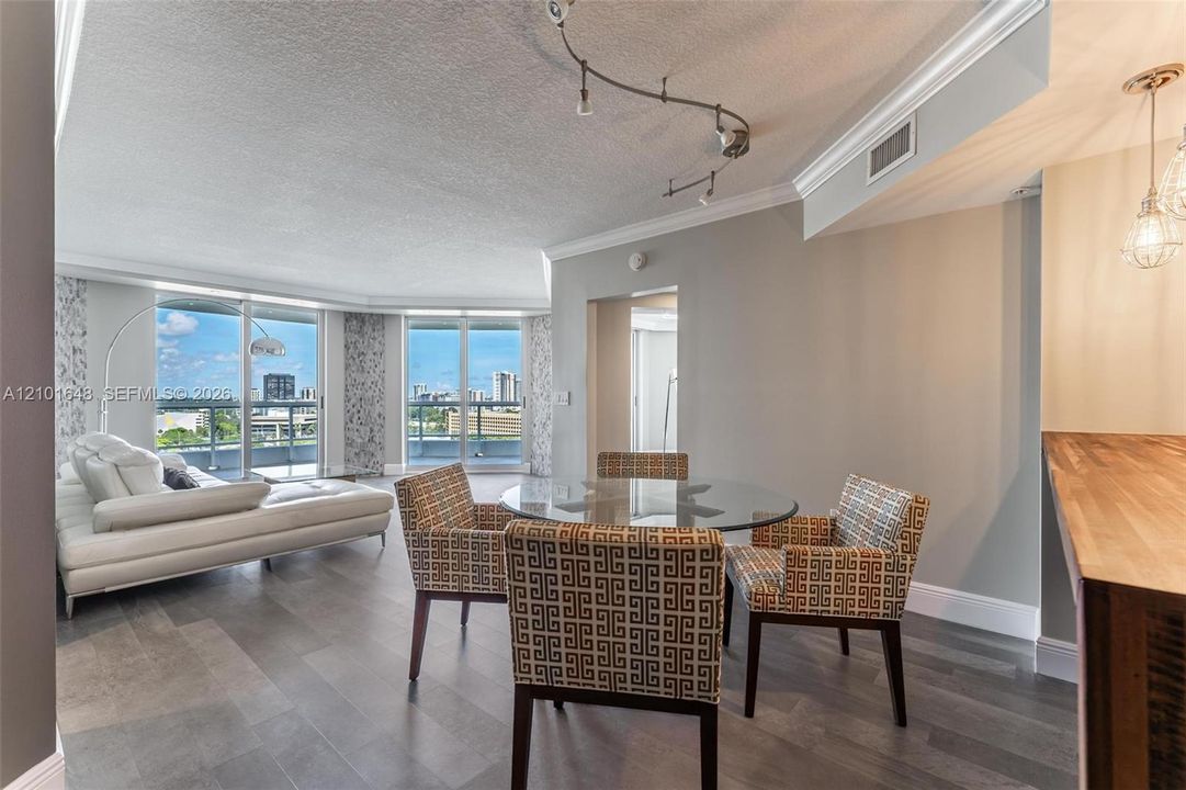 For Rent: $4,100 (2 beds, 2 baths, 1236 Square Feet)