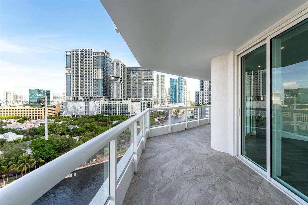 For Rent: $4,100 (2 beds, 2 baths, 1236 Square Feet)