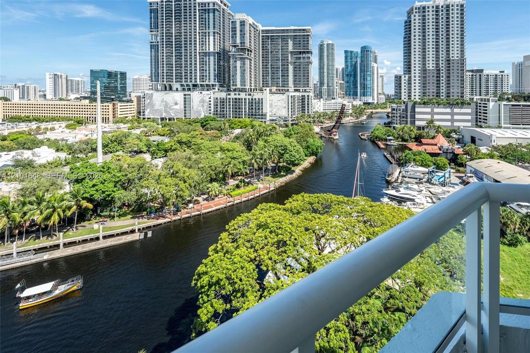 For Rent: $4,100 (2 beds, 2 baths, 1236 Square Feet)