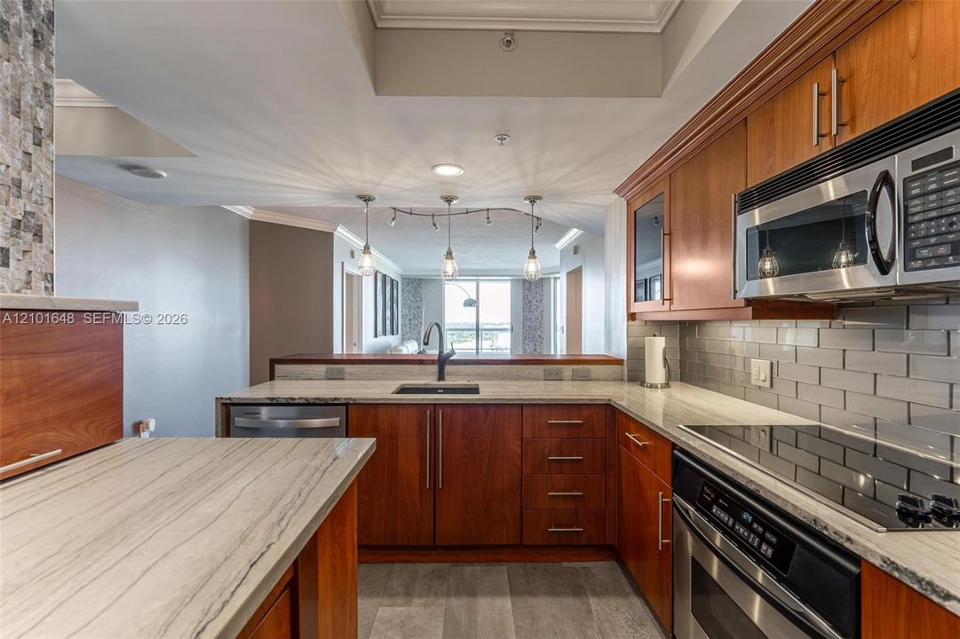 For Rent: $4,100 (2 beds, 2 baths, 1236 Square Feet)