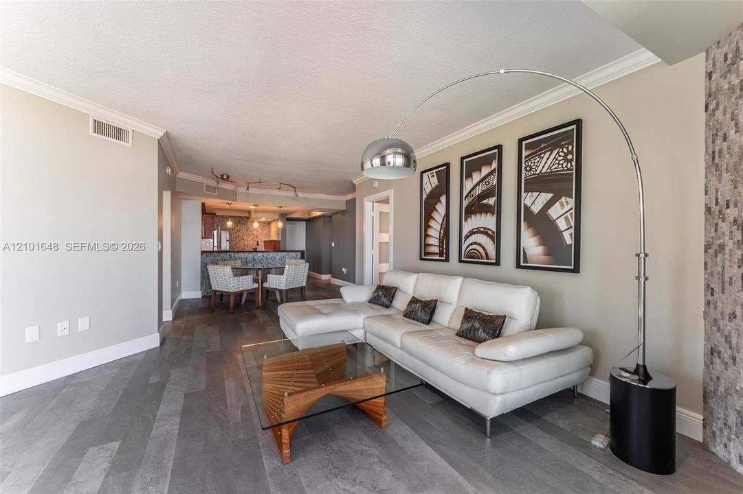 For Rent: $4,100 (2 beds, 2 baths, 1236 Square Feet)