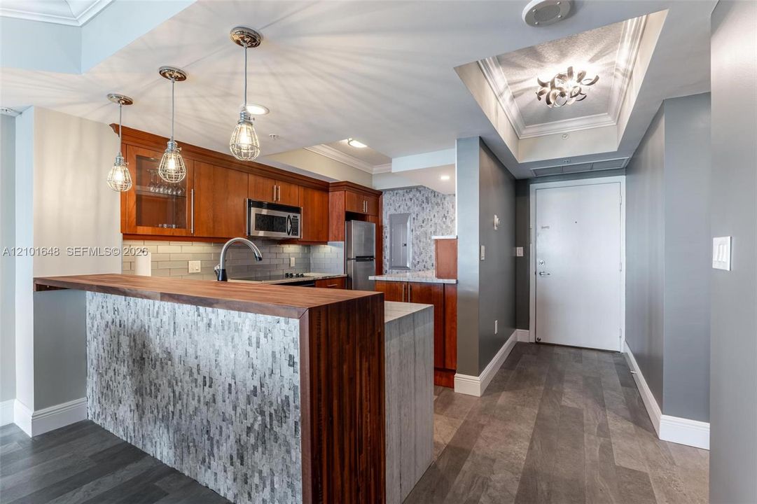 For Rent: $4,100 (2 beds, 2 baths, 1236 Square Feet)