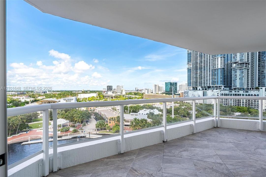 For Rent: $4,100 (2 beds, 2 baths, 1236 Square Feet)