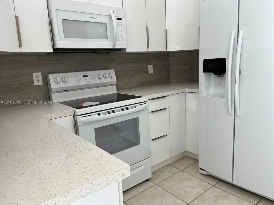 В аренду: $3,850 (3 спален, 2 ванн, 1542 Квадратных фут)
