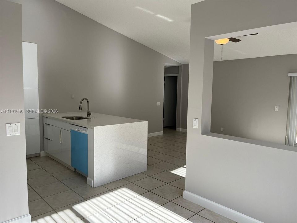 В аренду: $3,850 (3 спален, 2 ванн, 1542 Квадратных фут)