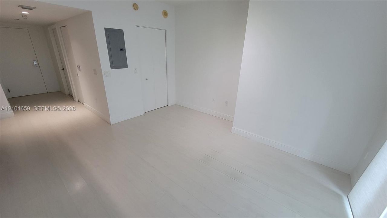 For Sale: $395,000 (0 beds, 1 baths, 451 Square Feet)