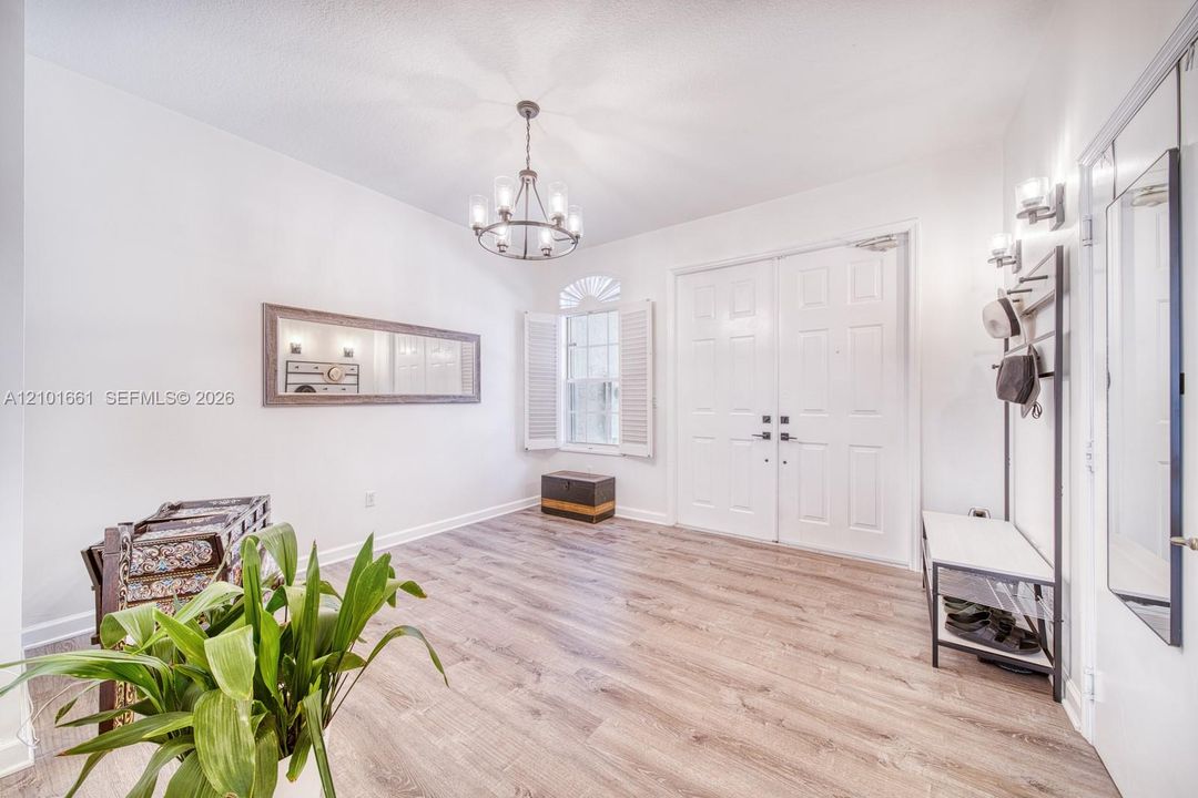 En Venta: $599,000 (3 camas, 2 baños, 1800 Pies cuadrados)