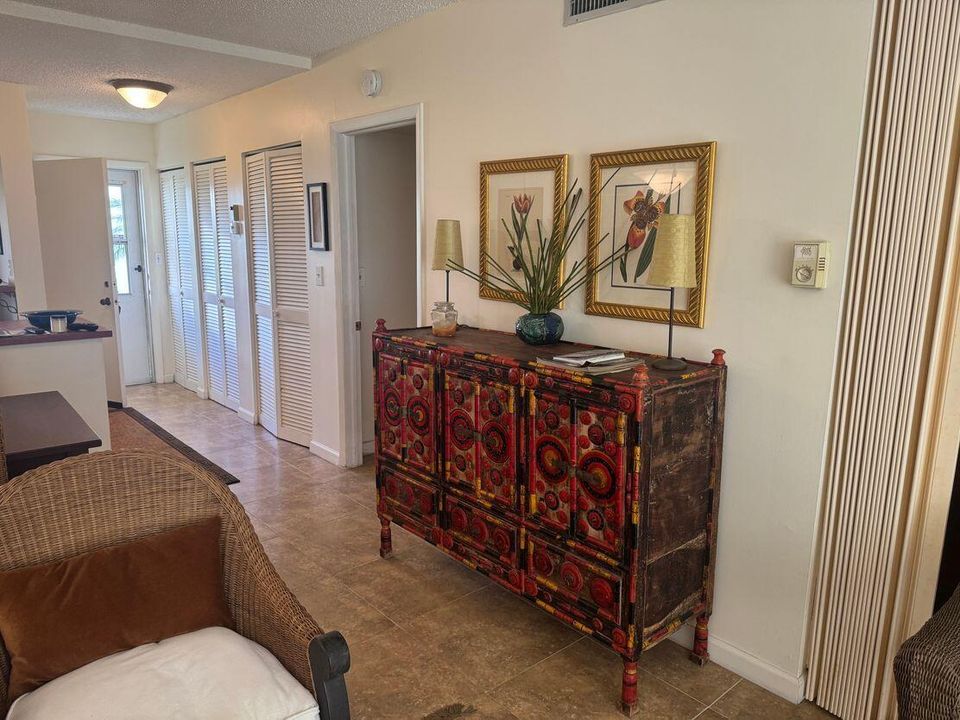 Credenza Foyer