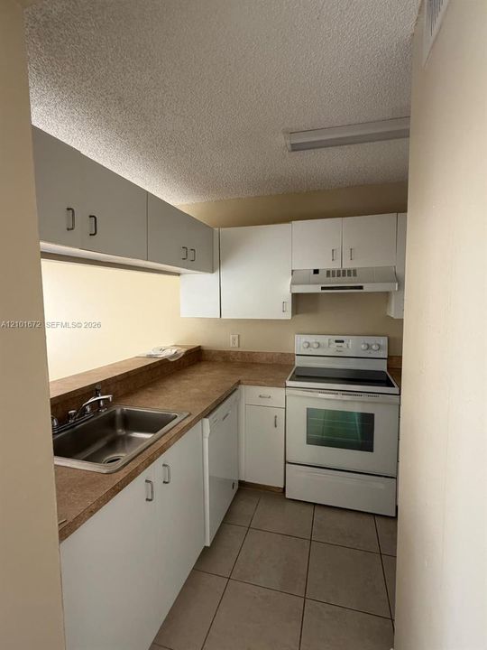 В аренду: $1,650 (1 спален, 1 ванн, 816 Квадратных фут)