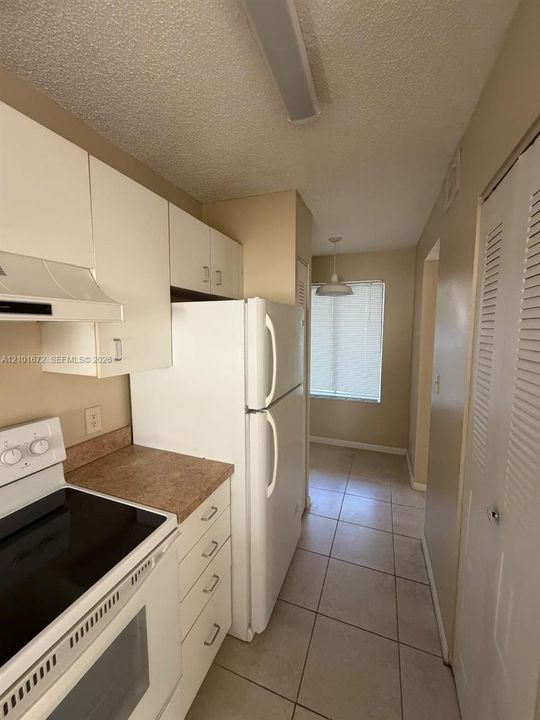 В аренду: $1,650 (1 спален, 1 ванн, 816 Квадратных фут)