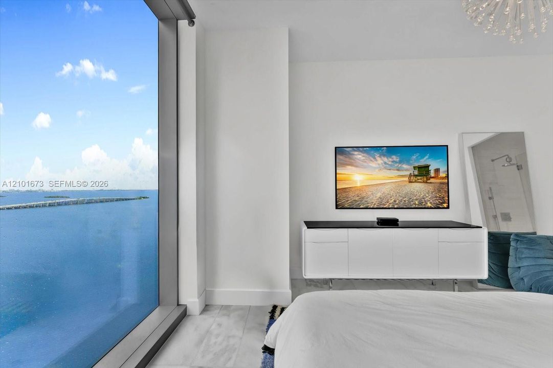 For Rent: $8,800 (2 beds, 2 baths, 1105 Square Feet)