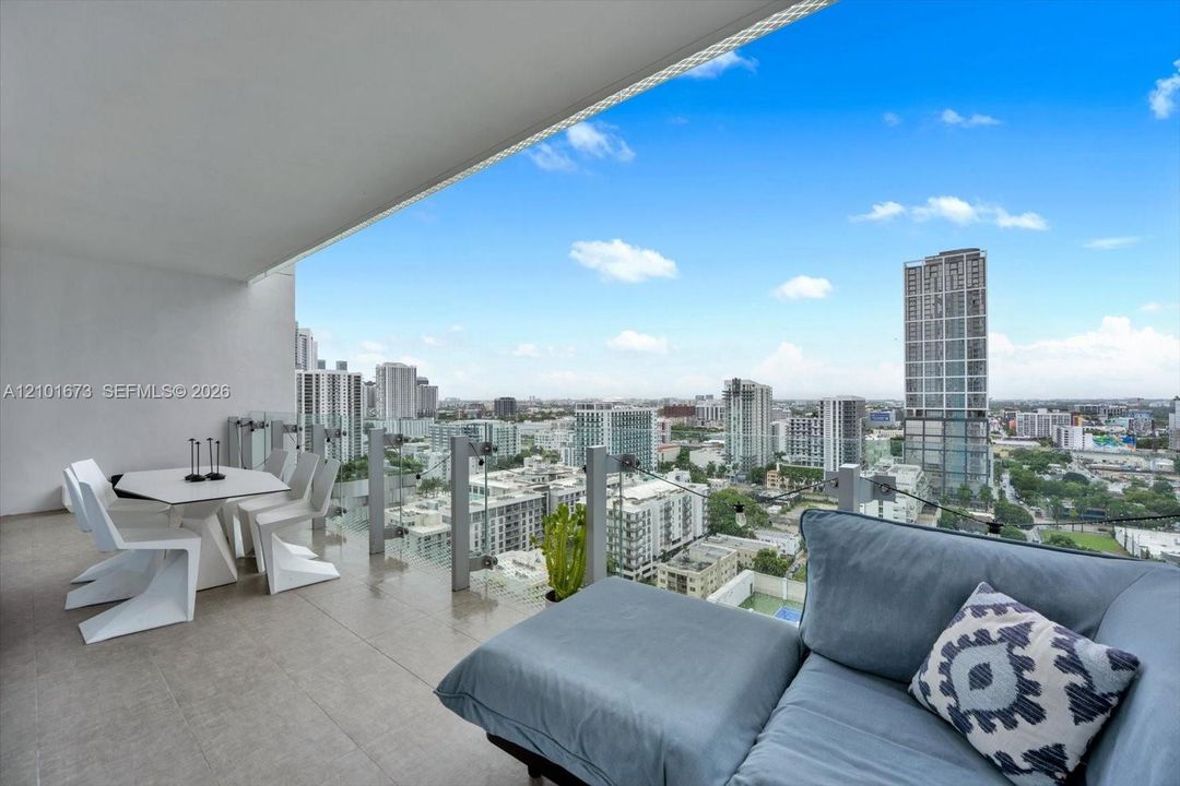 For Rent: $8,800 (2 beds, 2 baths, 1105 Square Feet)