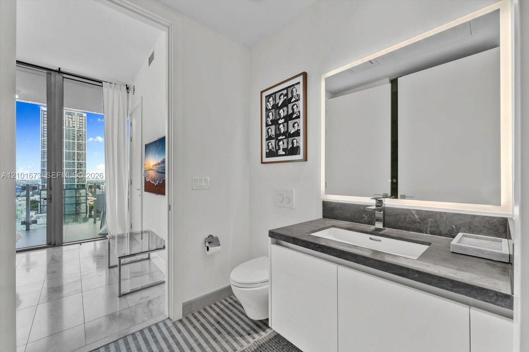 For Rent: $8,800 (2 beds, 2 baths, 1105 Square Feet)