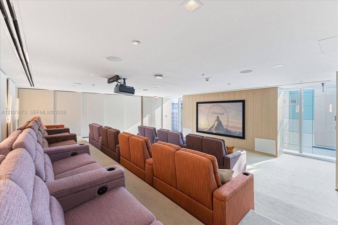 For Rent: $8,800 (2 beds, 2 baths, 1105 Square Feet)