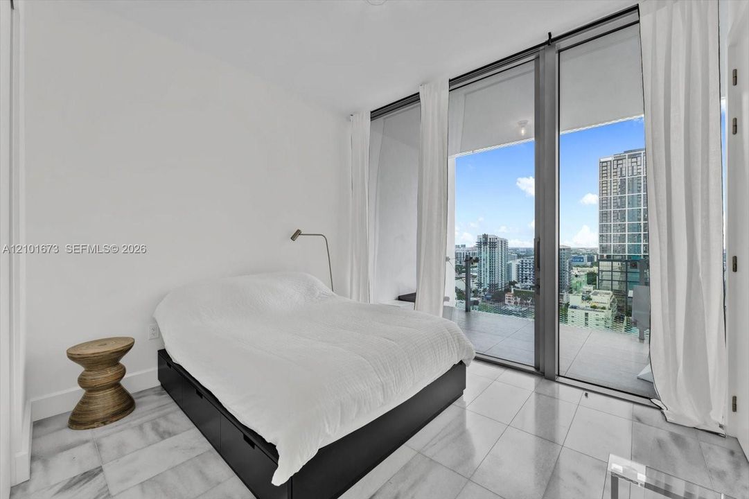For Rent: $8,800 (2 beds, 2 baths, 1105 Square Feet)
